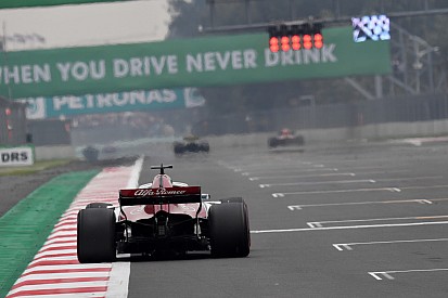 Leclerc: „Nem fogok buta kockázatot vállalni a Renault-val szemben”