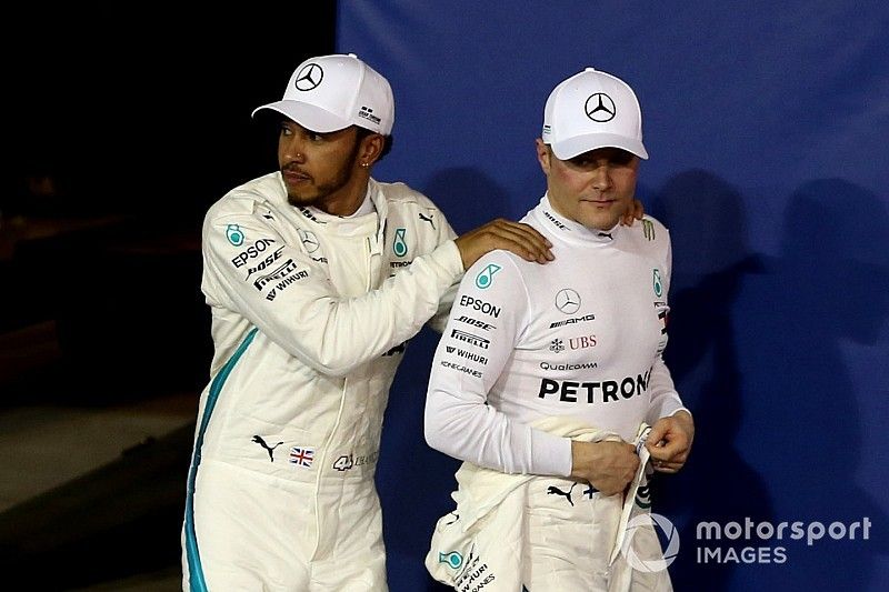 Hamilton óriási vereséget mért Bottasra a Mercedesnél: a száraz tények!