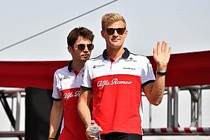 Leclerc 30 pontos előnnyel köszönt el Ericssontól, aki távozik az F1-ből
