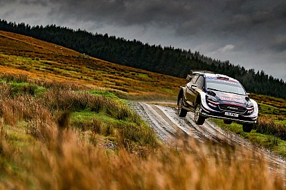 Ogier cierra el sábado con el liderato en Gales