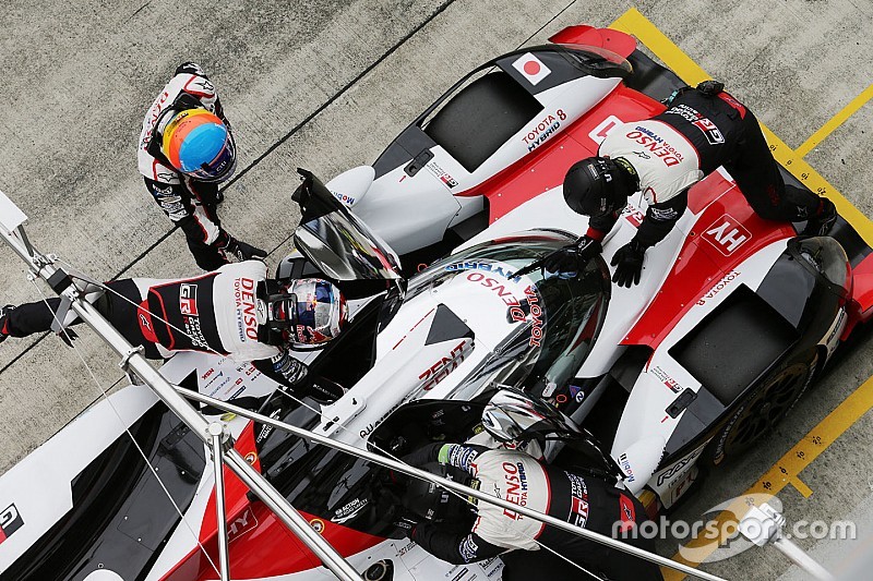A 7-es Toyota nyert Fujiban, Alonso csak második