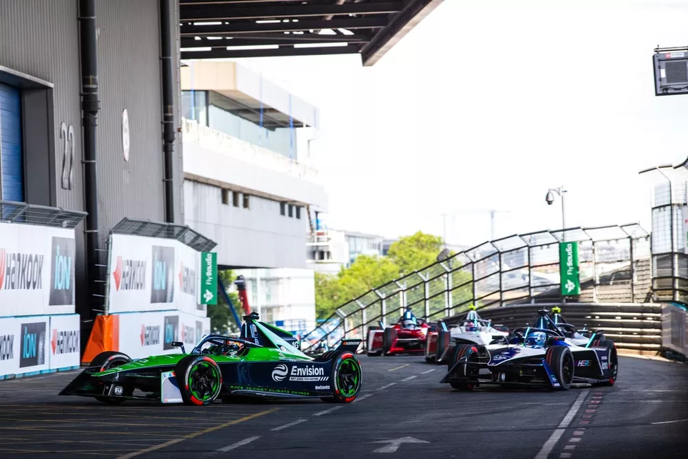 Sebastien Buemi, Envision Racing, Jaguar I-TYPE 6, Maximilian Gunther, Maserati Racing, Maserati Tipo Folgore