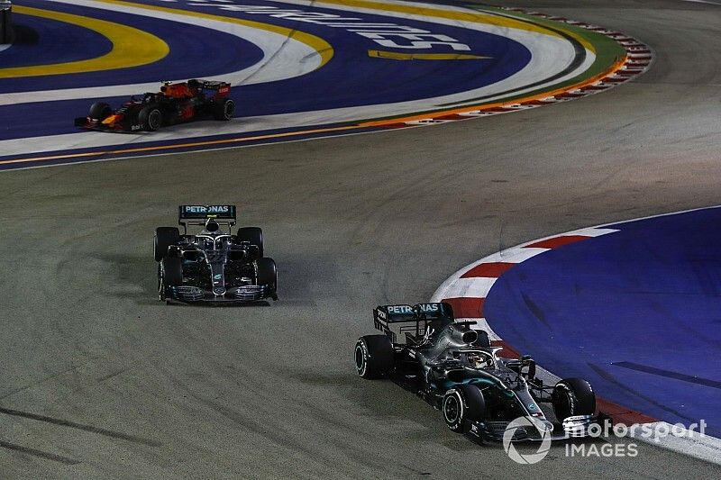 Lewis Hamilton, Mercedes AMG F1 W10, Valtteri Bottas, Mercedes AMG W10