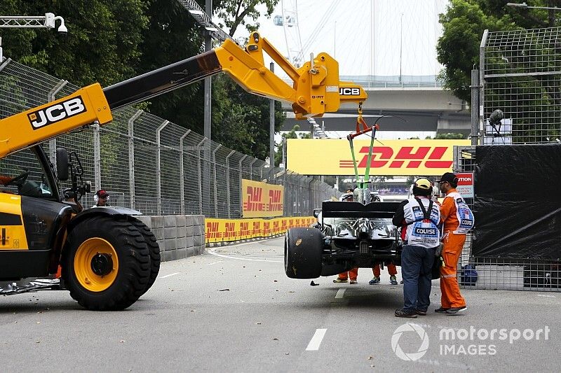Formel 1 Singapur 2019: Valtteri Bottas crasht beim Auftakt!