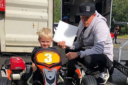Raikkonen, oğlu Robin'i kartinge başlattı