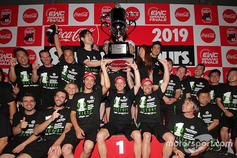 Suzuka 8 Saat'te yarış sonrası Kawasaki kazanan ilan edildi!