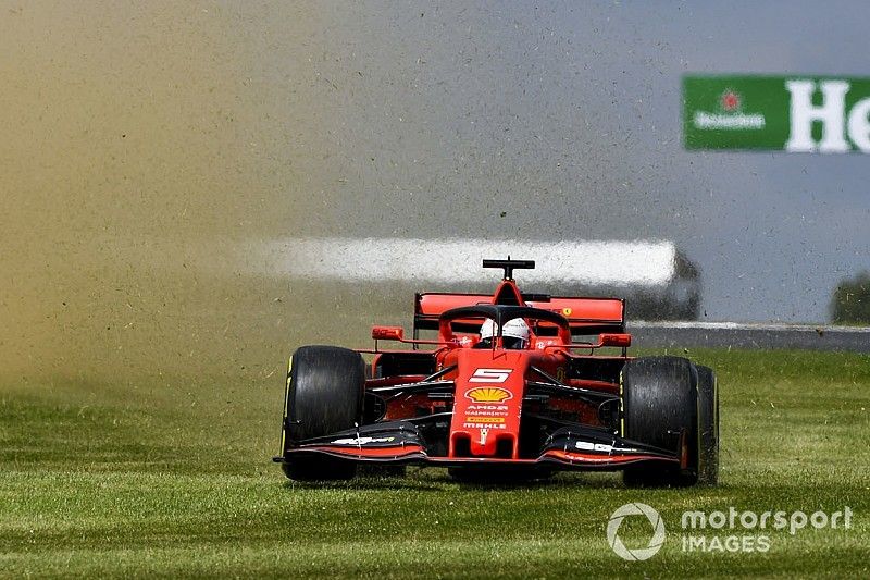Simulasi balapan, Ferrari sangat kesulitan