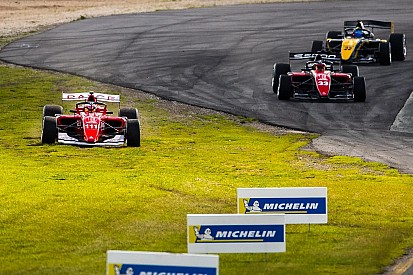 Barrichello explains first lap S5000 scrap