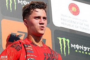 Van de Moosdijk sprakeloos na podium bij fulltime MX2-debuut