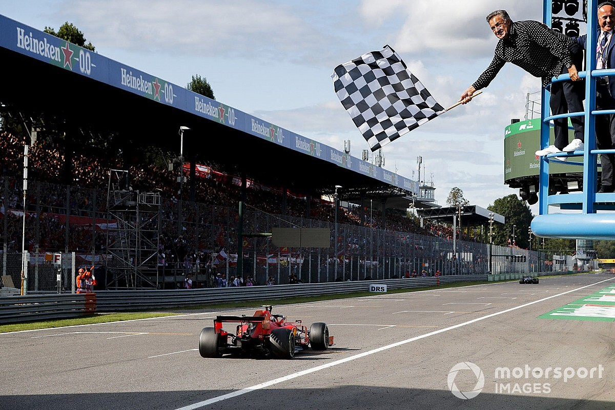 Alesi: "Leclerc öz eleştiri yapıyor ancak Verstappen yapmıyor"