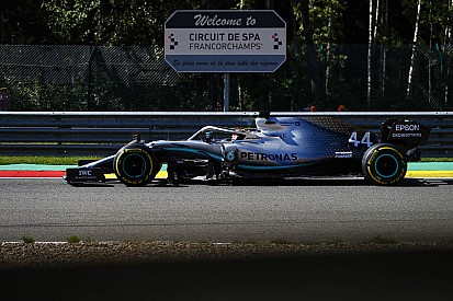 Hamilton szerint valahogy meg kell állítani a Ferrarit az egyenesekben, már Monzában