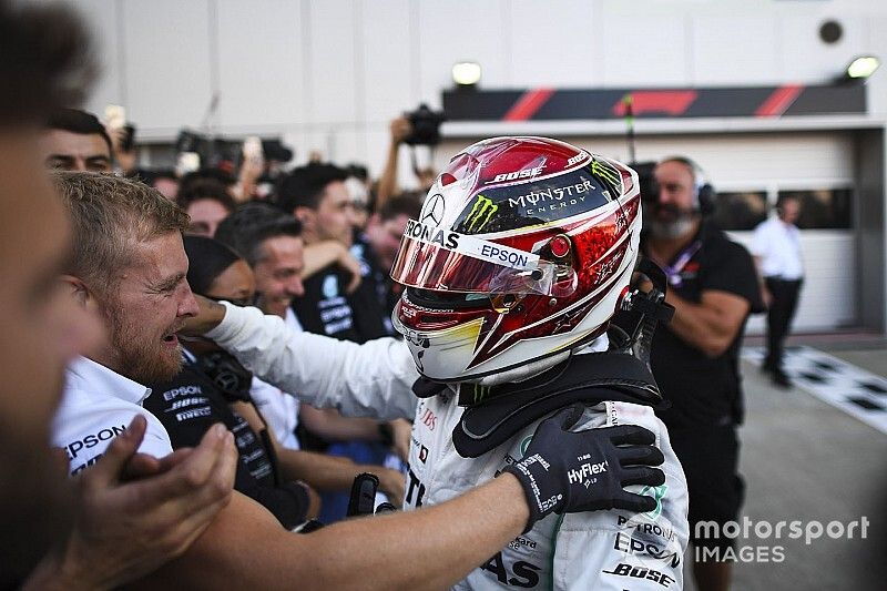 Lewis Hamilton, Mercedes AMG F1, 1st position, celebrates in Parc Ferme with his team