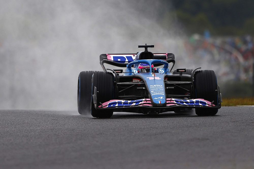 Deszczowe otwarcie Grand Prix Japonii