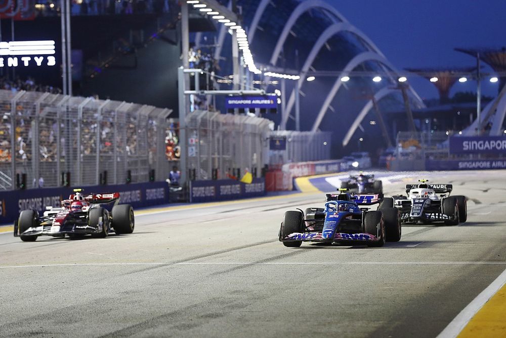Zhou Guanyu, Alfa Romeo C42, Esteban Ocon, Alpine A522, Yuki Tsunoda, AlphaTauri AT03