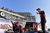 Logano vence a Keselowski en la  Xfinity en Watkins Glen