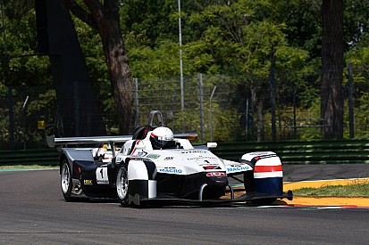 Giudice batte in volata Gagliardini nella gara di apertura del weekend di Imola