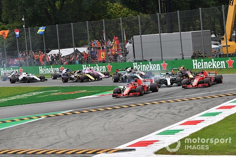 Vettel dice que Hamilton no le dejó suficiente espacio