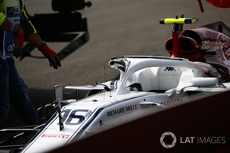 Vídeo: Whiting cree que la rueda de Alonso habría golpeado a Leclerc