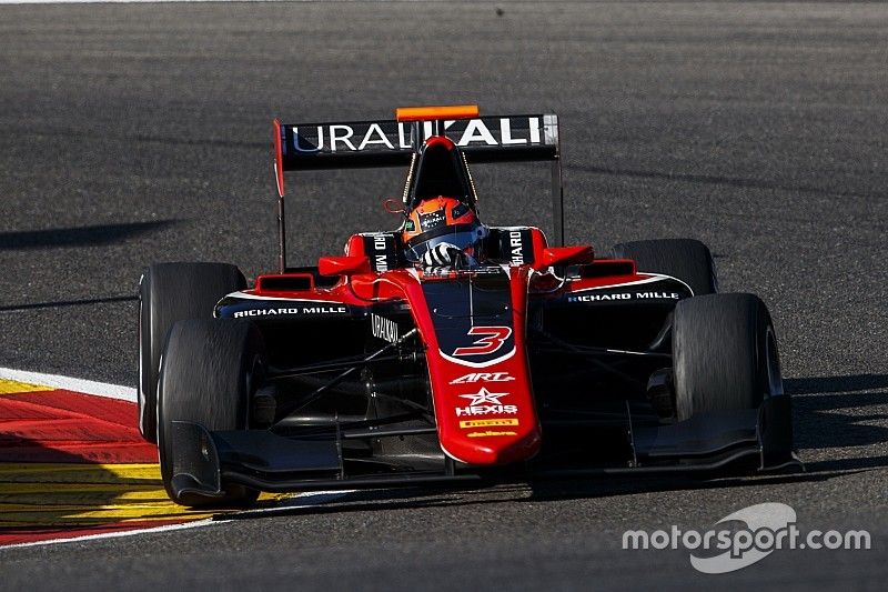 Мазепин впервые выиграл квалификацию GP3