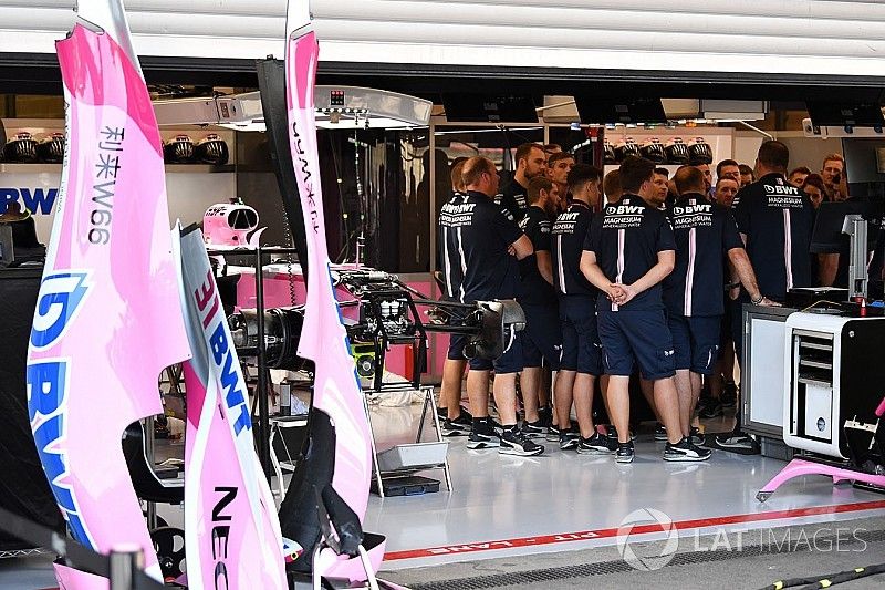 Reunión en el garaje Force India F1