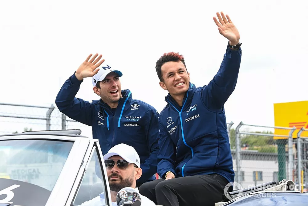 Nicholas Latifi, Williams Racing, Alex Albon, Williams Racing, on the drivers' parade