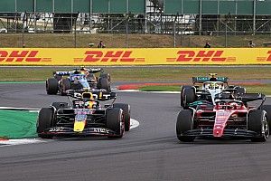 Vídeo: las cámaras onboard del duelo Leclerc, Hamilton y Pérez en Silverstone