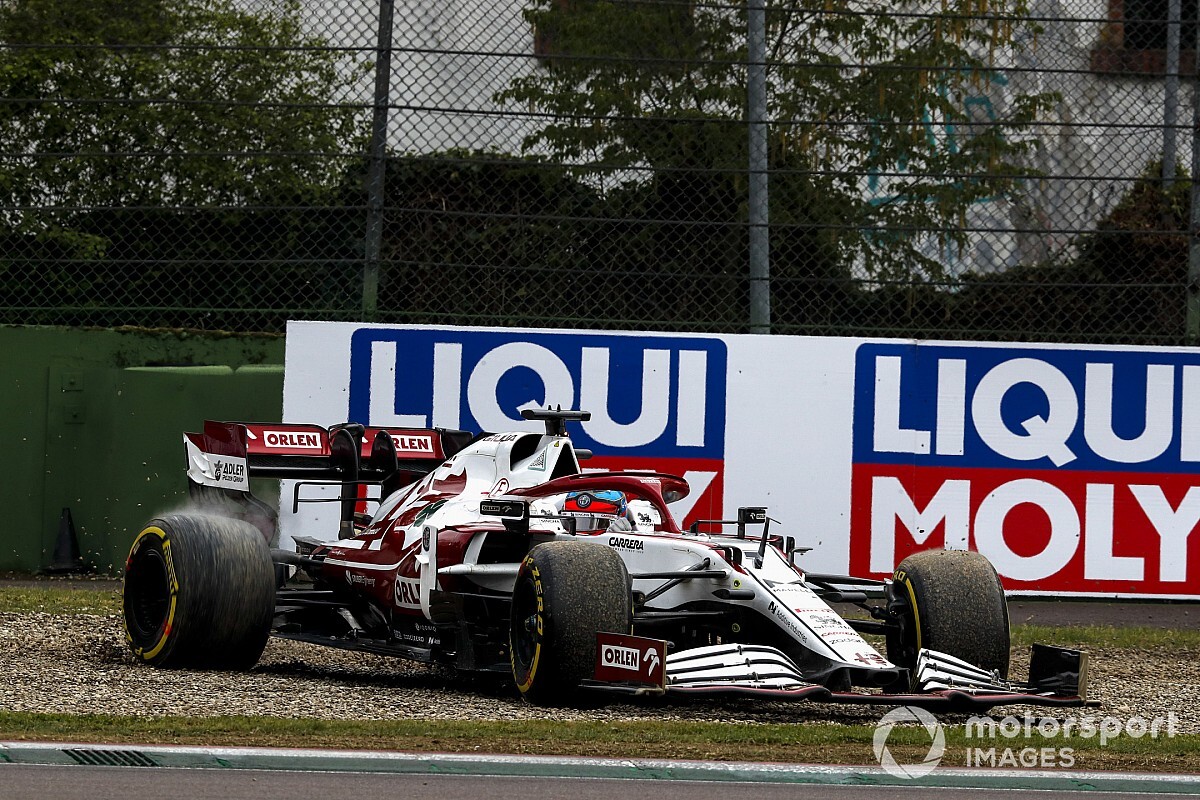 Penalti Raikkonen Jadi Keberuntungan Alonso