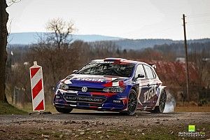 Kasperczyk utrzymuje prowadzenie