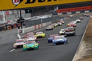 スーパーGT開幕戦、GT300はタイヤ4本交換義務付け。第2戦富士は500kmレースとして開催