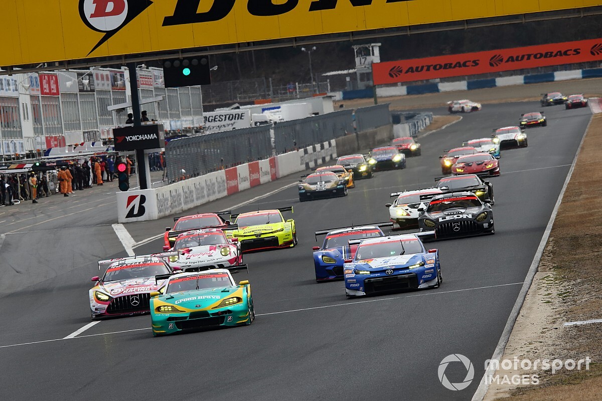 スーパーGT開幕戦、GT300はタイヤ4本交換義務付け。第2戦富士は500kmレースとして開催