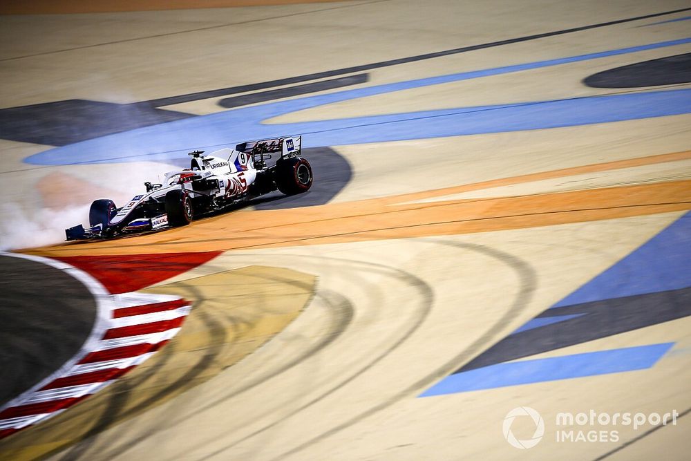 Nikita Mazepin, Haas VF-21, spins in Q1