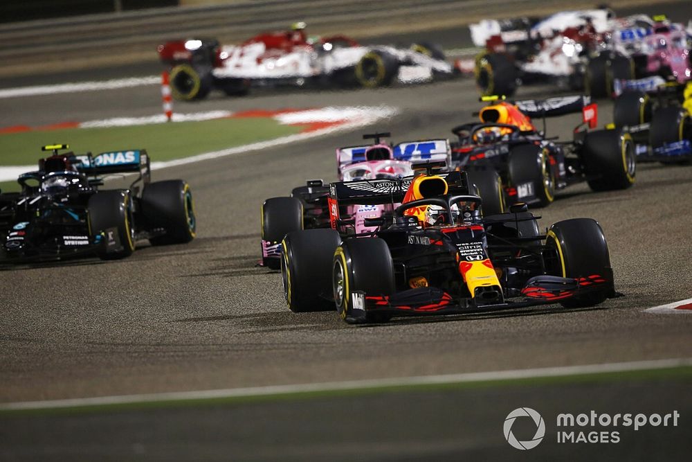 Max Verstappen, Red Bull Racing RB16, Sergio Perez, Racing Point RP20, Valtteri Bottas, Mercedes F1 W11 and Alex Albon, Red Bull Racing RB16 