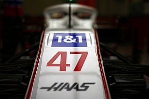 Haas: "1&1 Schumacher'in değil, Haas'ın sponsoru"