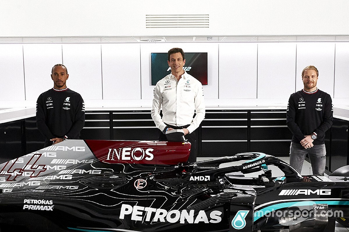 Wolff: "Perez'in Mercedes motoru hakkında bildikleri, Honda'ya yardım edebilir"