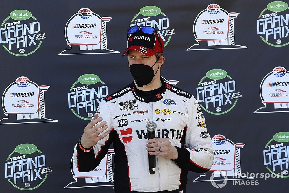 Keselowski na pole position