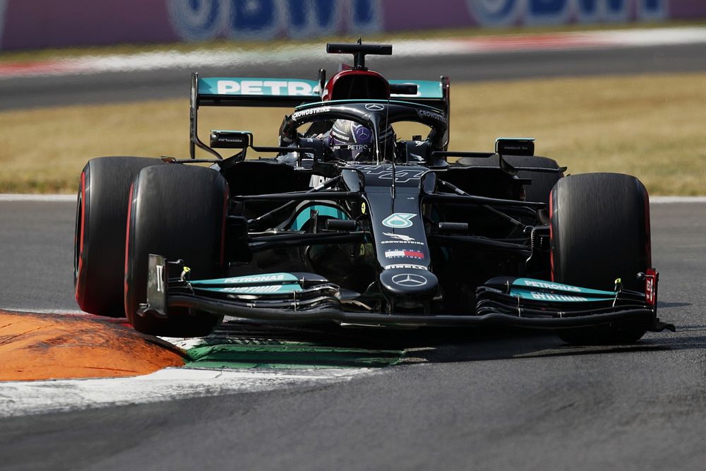 Hamilton rajtavesztett a sprinten, nem is volt boldog