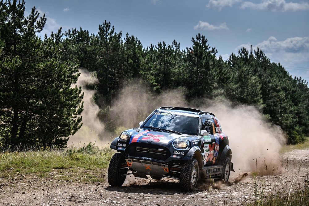 Hołowczyc i Kurzeja liderami Hungarian Baja
