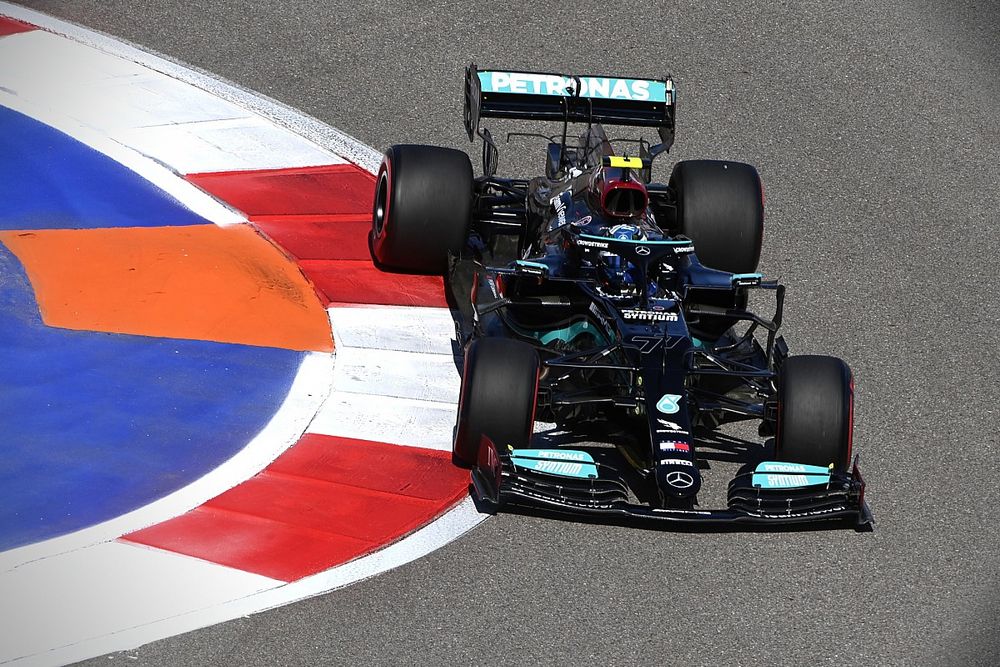 F1 Russian GP: Bottas leads Mercedes 1-2 in FP2, Giovinazzi crashes