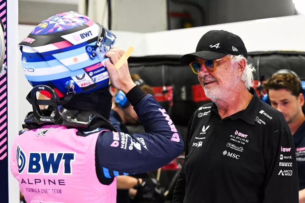 Franco Colapinto, Alpine talks with Flavio Briatore, Alpine