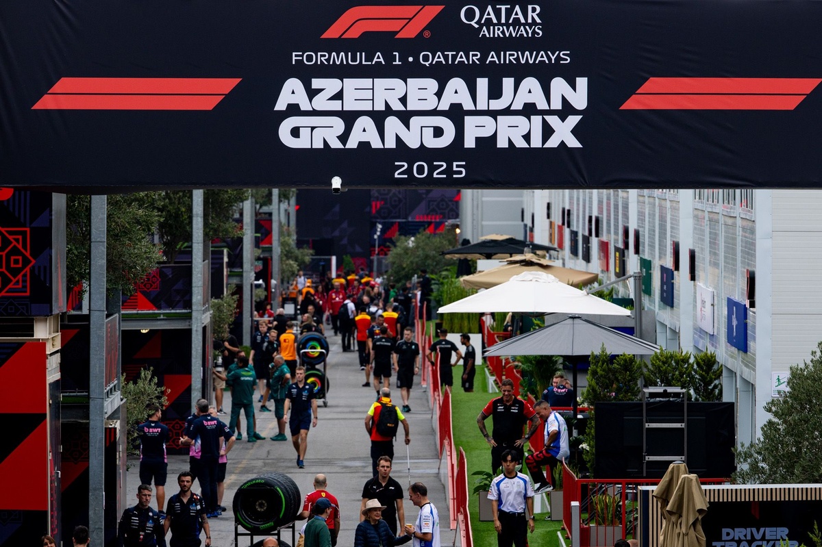F1: "Gato do Paddock" rouba a cena no GP do Azerbaijão