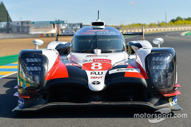 Toyota conserve un avantage d'un tour par relais au Mans