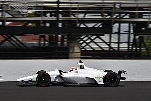 Após forte batida, Kaiser levanta voo em treino da Indy 500