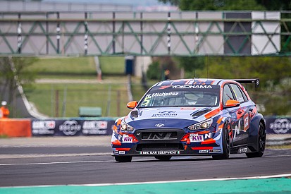 Hungary WTCR: Michelisz takes home pole by 0.008s