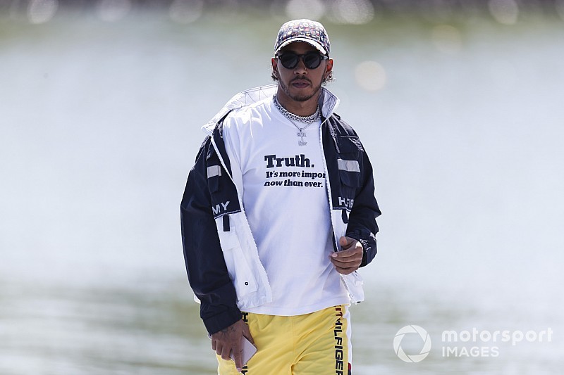 Megérkeztek az F1-es pilóták Kanadába: Hamilton egészen laza