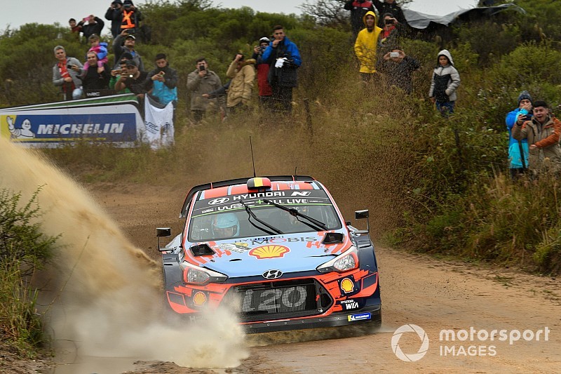 WRC, Rally d'Argentina, PS8: Tanak frenato da un guasto. Neuville chiude da leader!