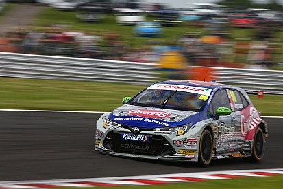 Snetterton BTCC: Ingram scores maiden pole for new Toyota