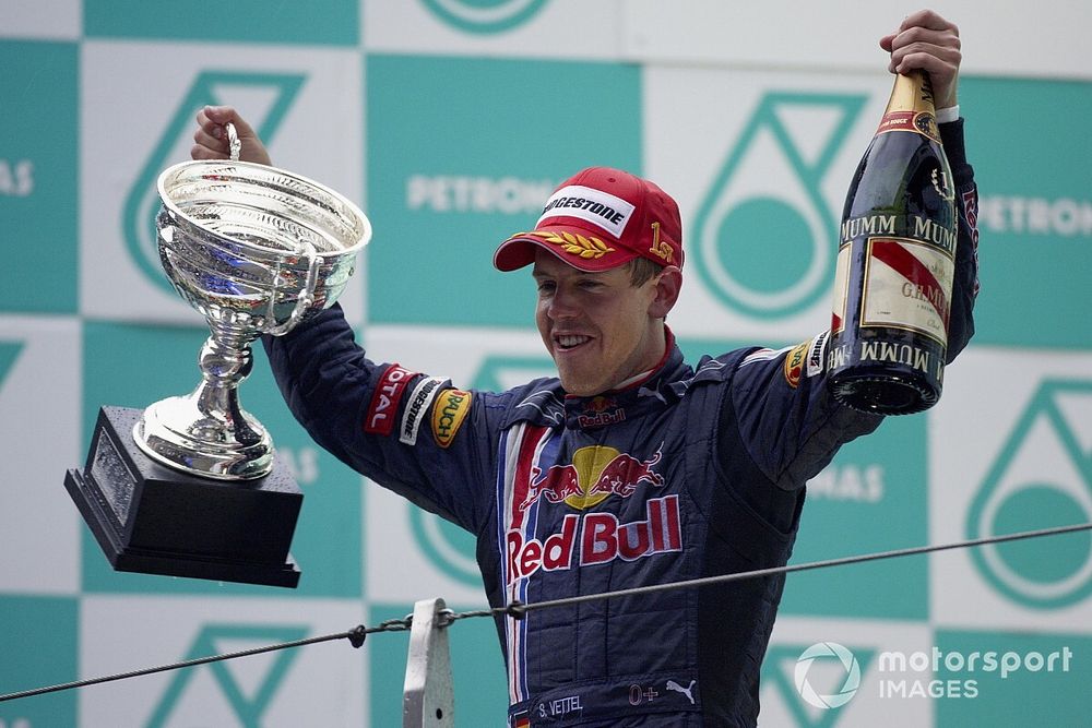 Podio: Sebastian Vettel, Red Bull Racing