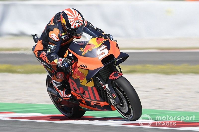 Les chutes adverses offrent un top 10 à Johann Zarco
