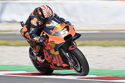 Les chutes adverses offrent un top 10 à Johann Zarco