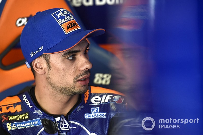 Oliveira dihukum turun tiga posisi start